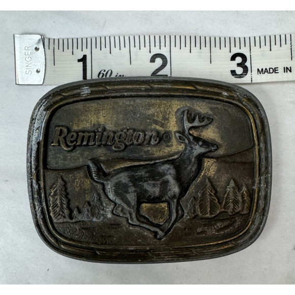 Vintage Remington Belt Buckle 1979 Running White Tail Deer Buck Pewter Hunting - Picture 2 of 8